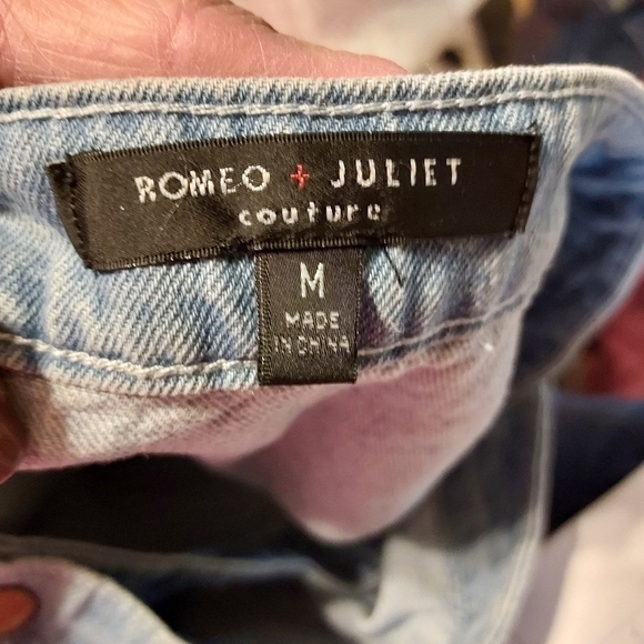 Romeo and Juliet Couture med frayed wrapped denim skirt raw edges - Picture 10 of 11